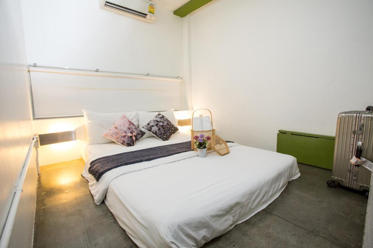 Qilombo Hostel Silom - Hq Bangkok Esterno foto
