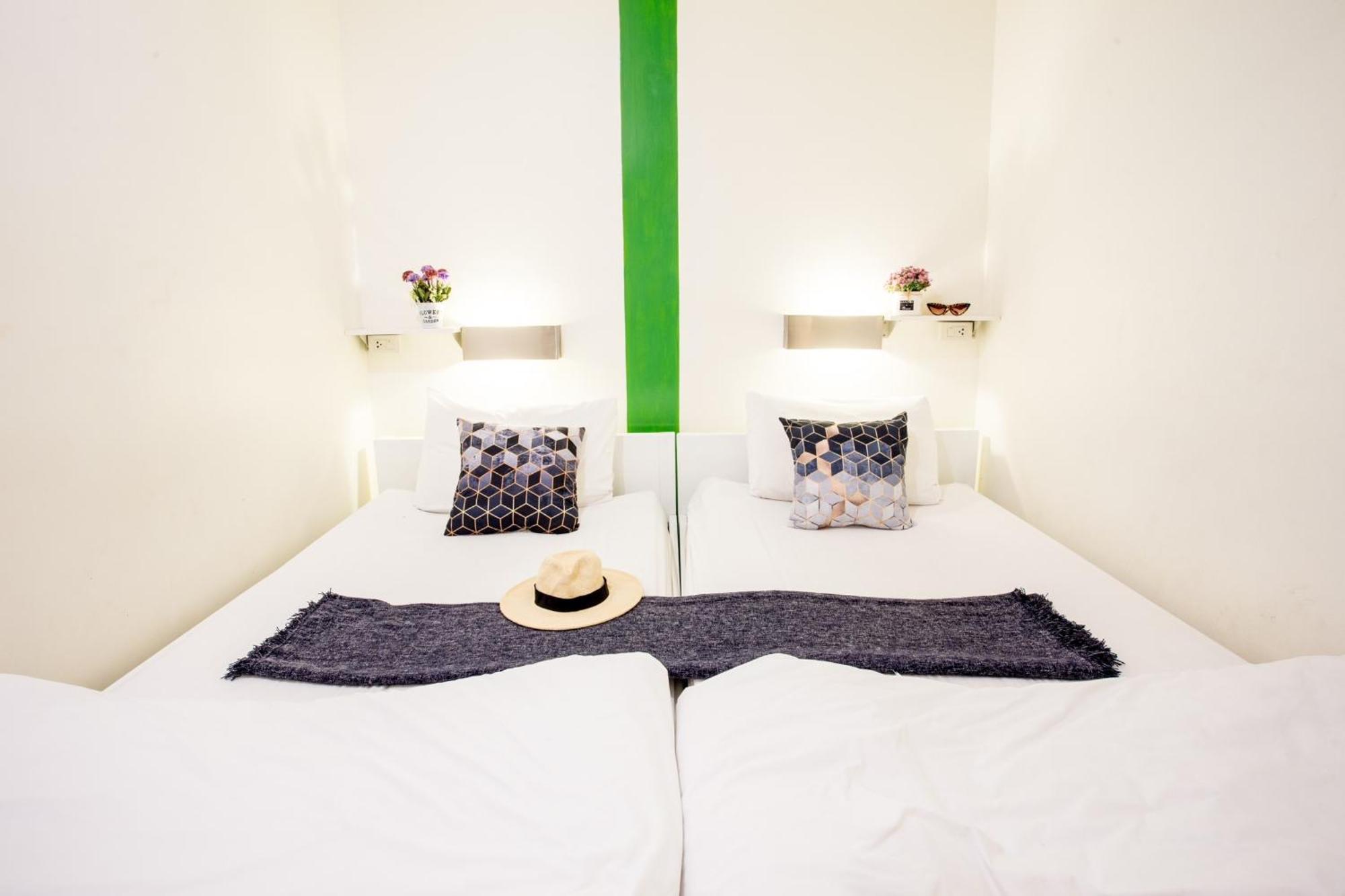 Qilombo Hostel Silom - Hq Bangkok Esterno foto