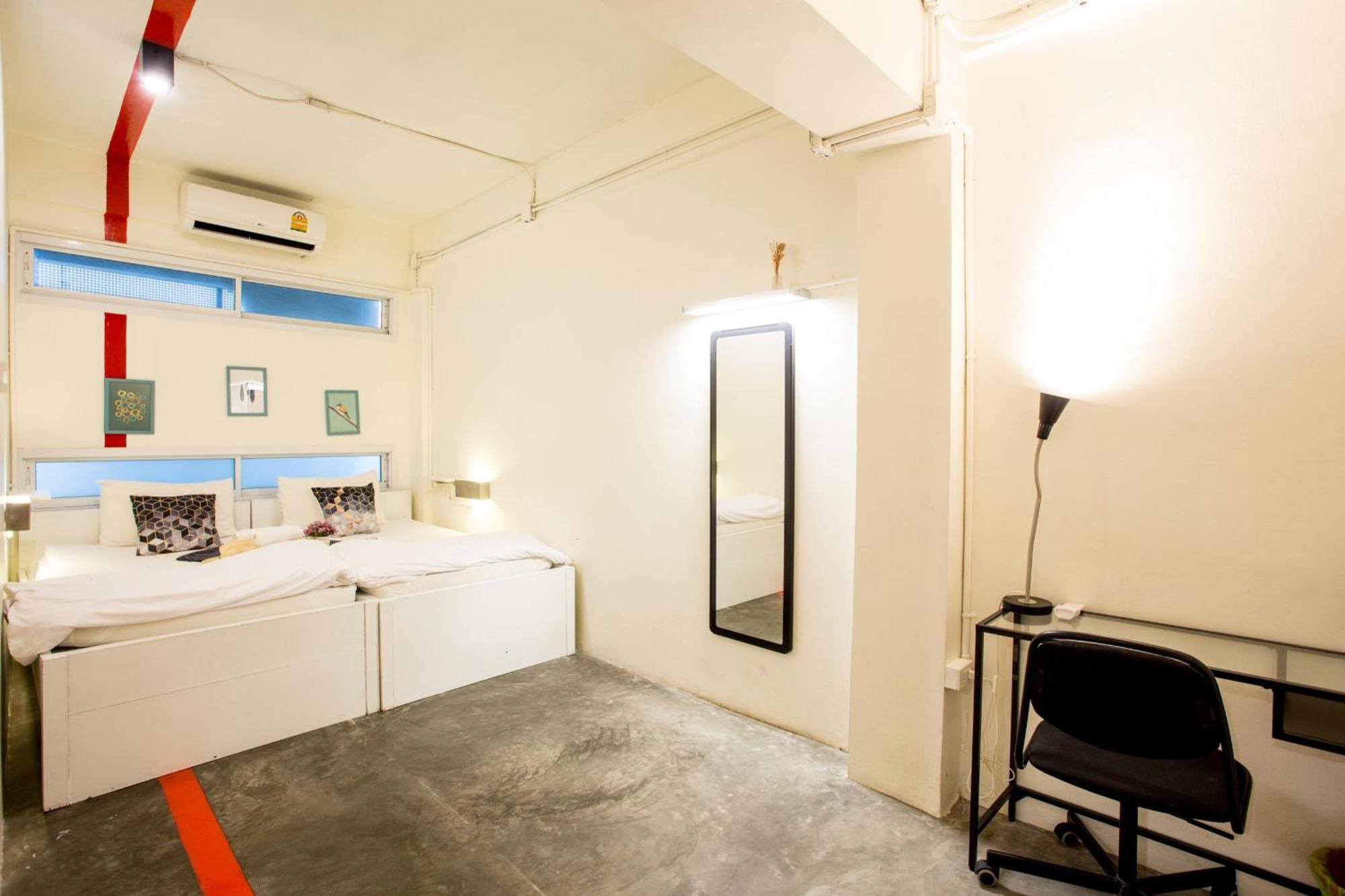 Qilombo Hostel Silom - Hq Bangkok Esterno foto