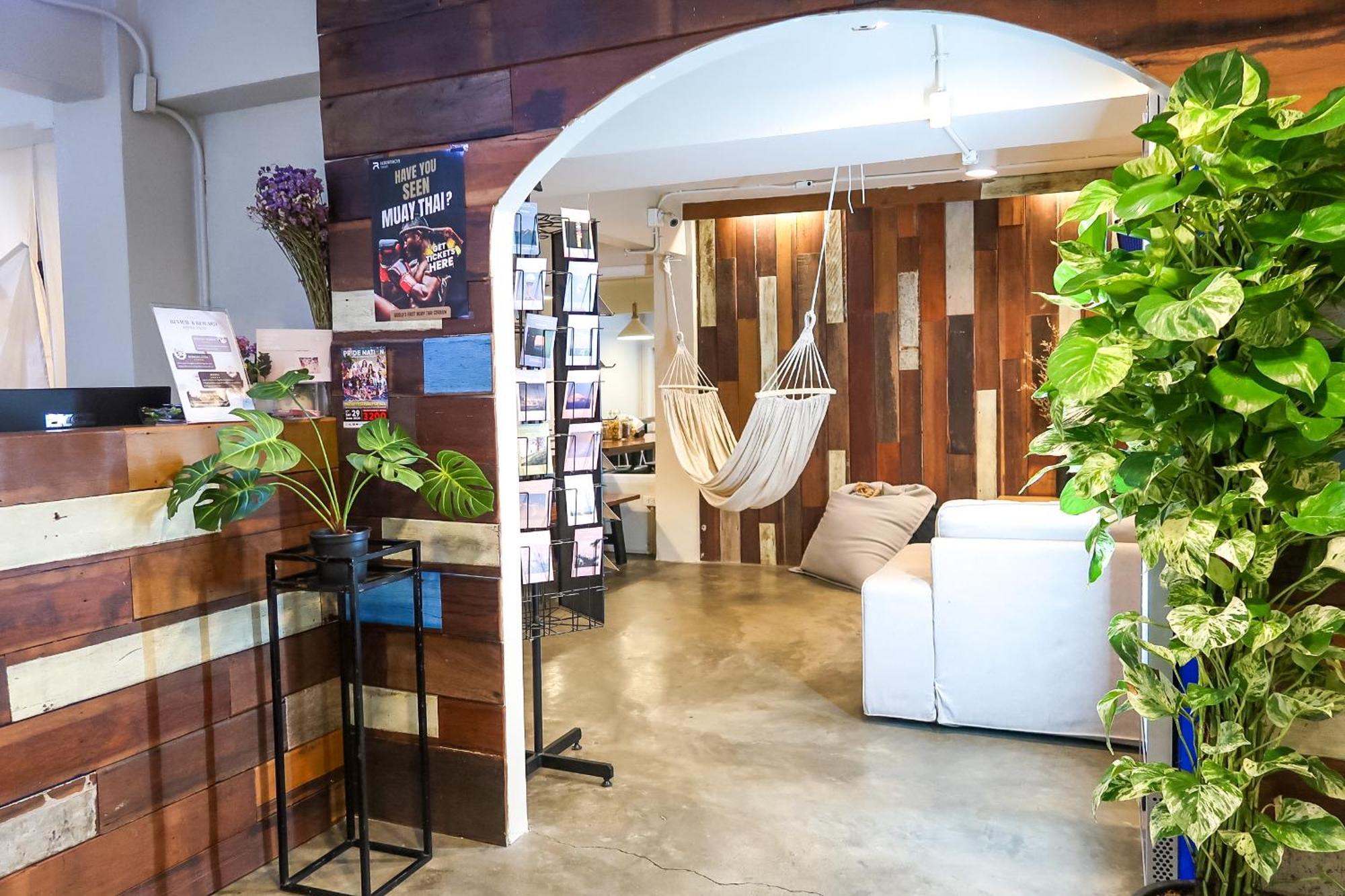 Qilombo Hostel Silom - Hq Bangkok Esterno foto